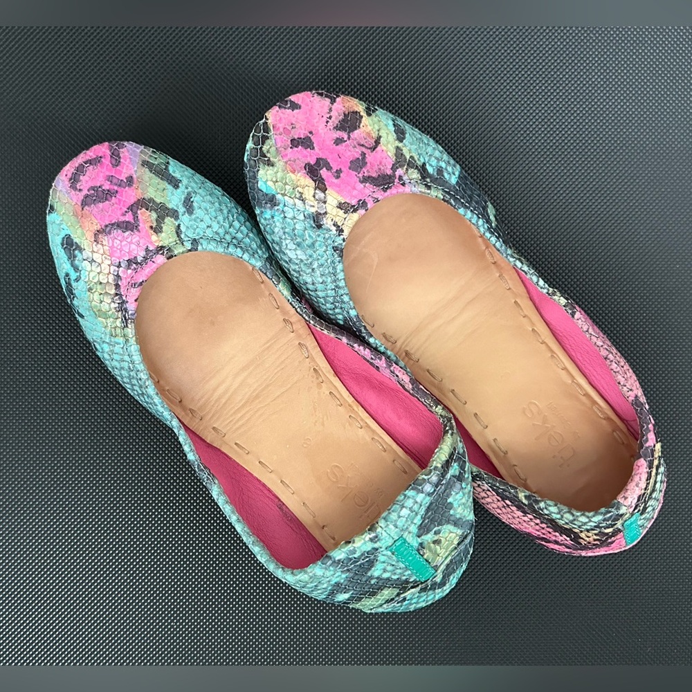 ❗️SOLD ❗️Tieks Vibrant Pink and Green Flats with Tropical Design
